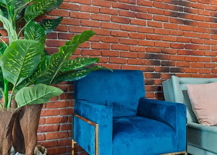 Apartment Monkey's Den - Artistic 2br With Balcony