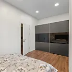 Monkey's Den - Artistic 2br With Balcony * Bukarest