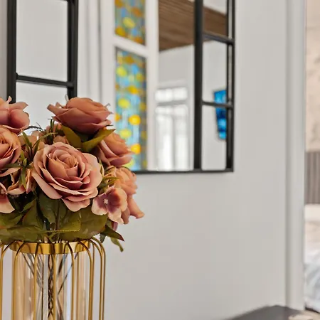 Monkey's Den Ultra-central Bucarest