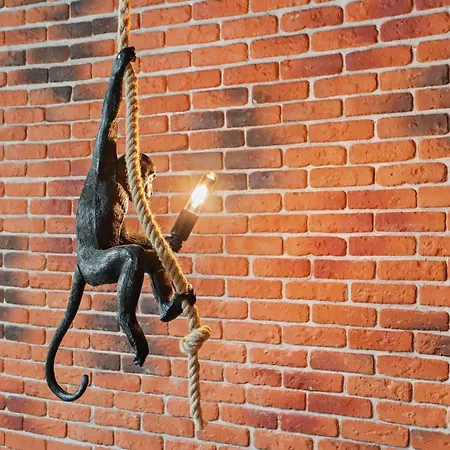 Monkey's Den Ultra-central Apartment Bucharest