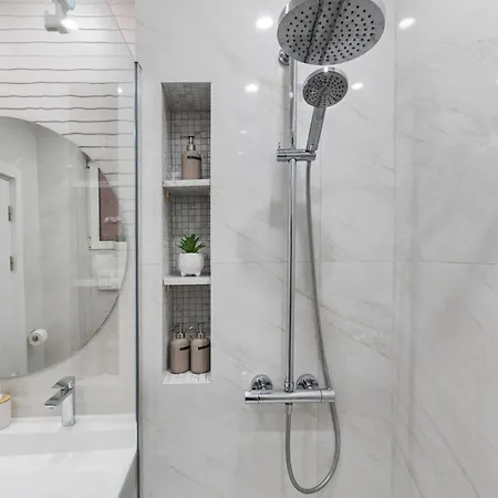 2br With Balcony بوخارست