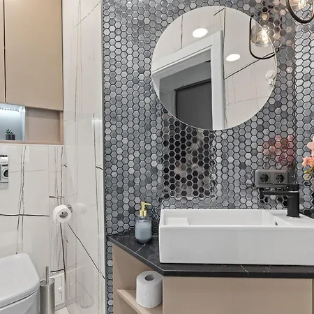 2br With Balcony شقة