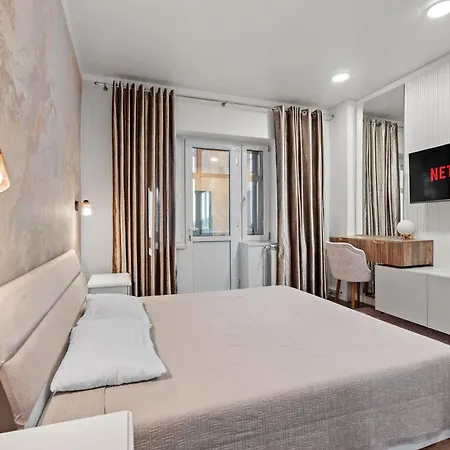 Monkey's Den - Artistic 2br With Balcony * Bucharest