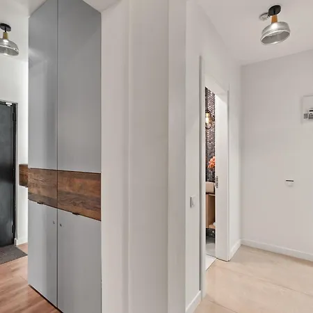 شقة 2br With Balcony