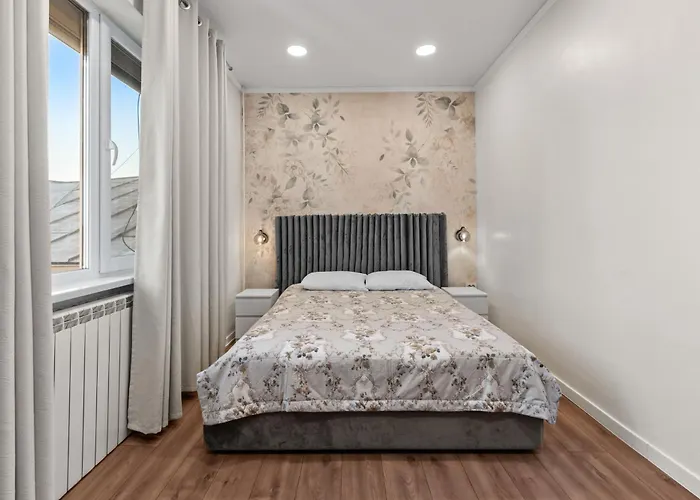 Monkey's Den - Artistic 2br With Balcony * Bucharest