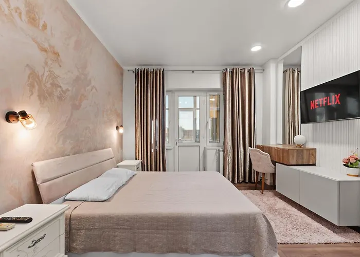 Monkey's Den - Artistic 2br With Balcony *