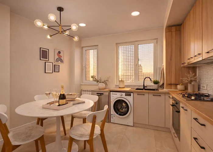 Monkey's Den - Artistic 2br With Balcony Apartment Bucharest