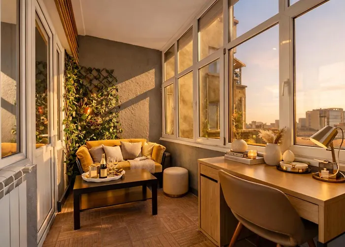 Monkey's Den - Artistic 2br With Balcony Apartment Bucharest