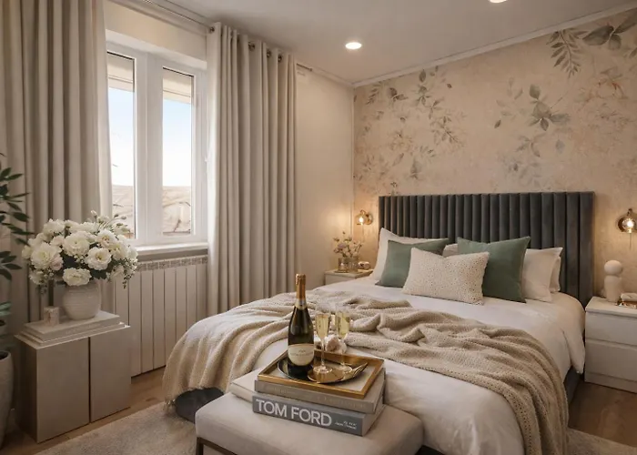 Monkey's Den - Artistic 2br With Balcony *